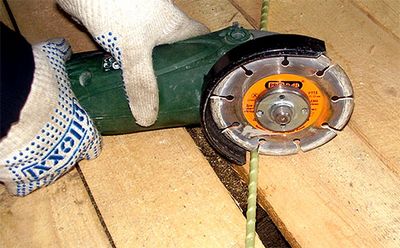 Ріжемо арматуру болгаркою