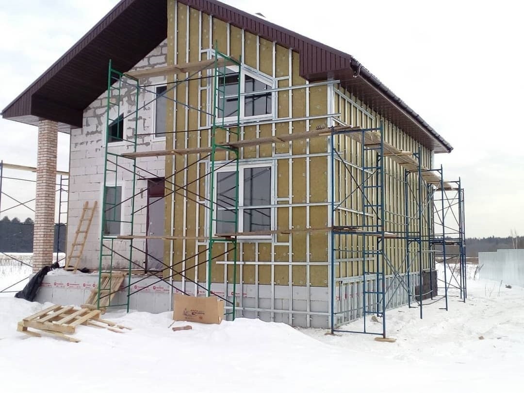 Утеплення фасаду взимку