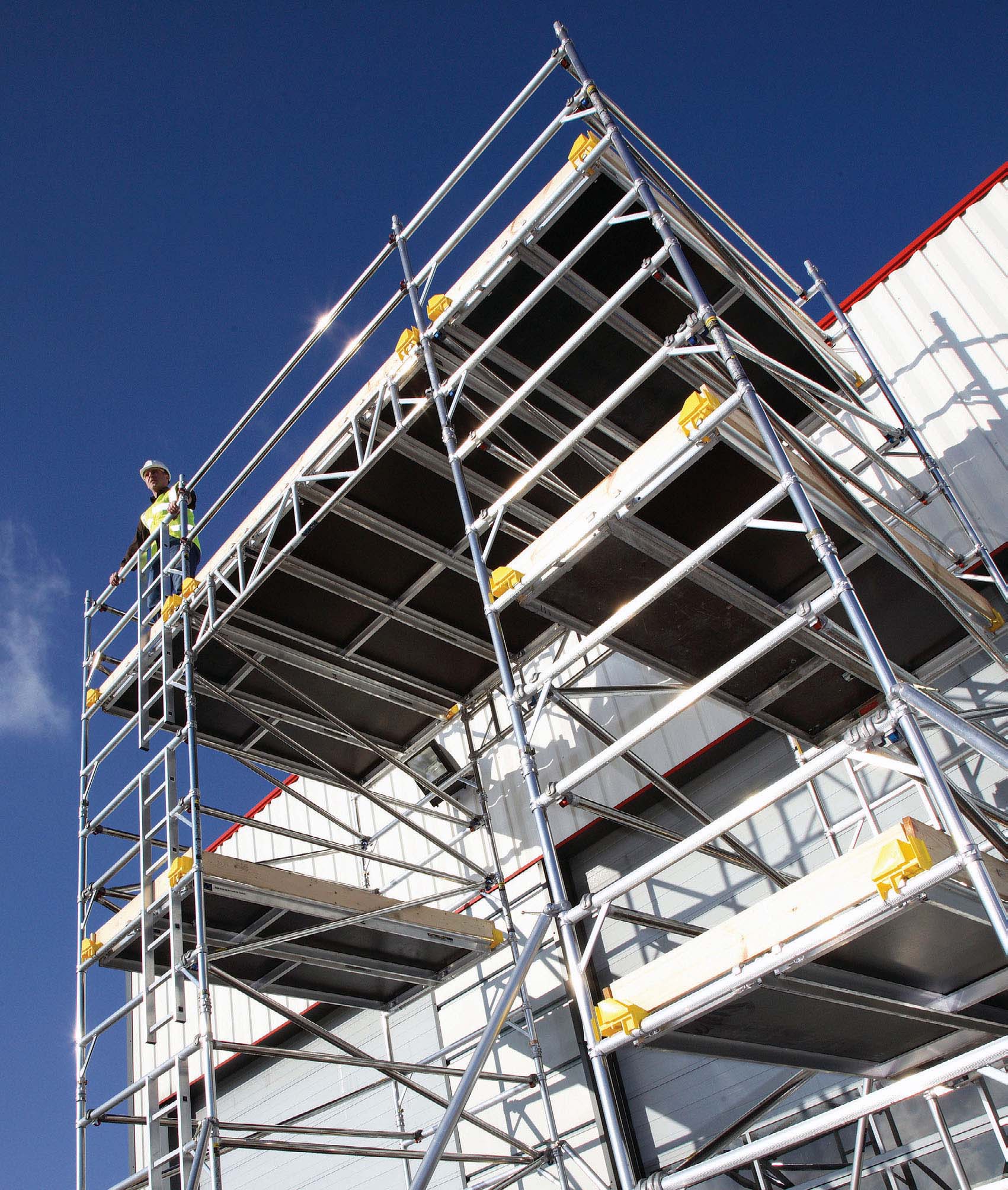 Які види веж-тур підходять для роботи на великих висотах?