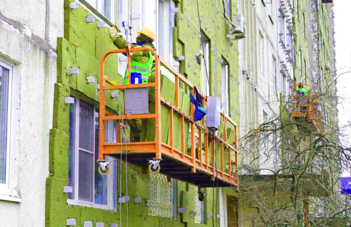 Утеплення будинків з використанням люльки